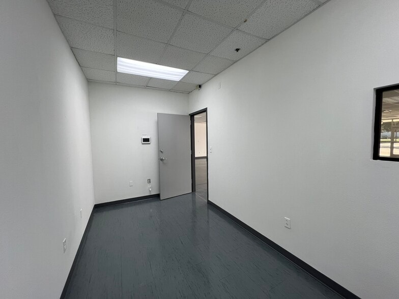 More Photos Of 1800 S Main St, McAllen Unknown For Lease