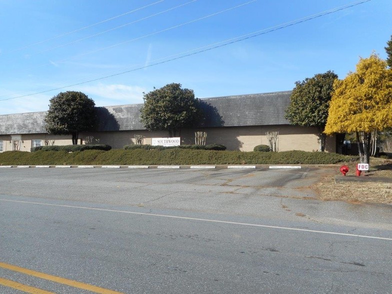 More Photos Of 2860 Nathan St, Newton Manufacturing For Sale