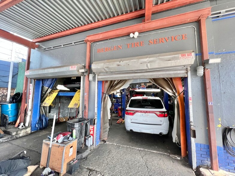 More Photos Of 973 Bergen St, Newark Auto Repair For Sale