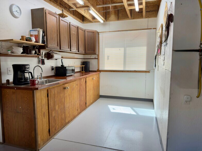 More Photos Of 626 Richards St, Thermopolis Freestanding For Sale