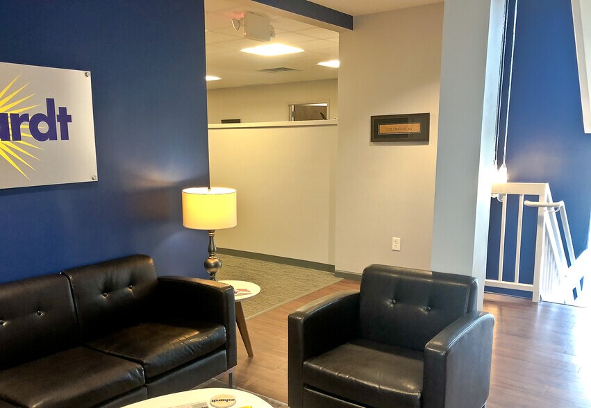 More Photos Of 3690 N Peachtree Rd, Chamblee Loft Creative Space For Lease