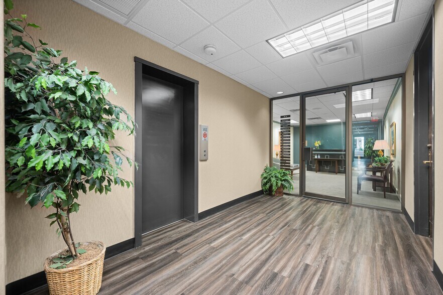More Photos Of 1411 West Ave, Austin Office For Sale