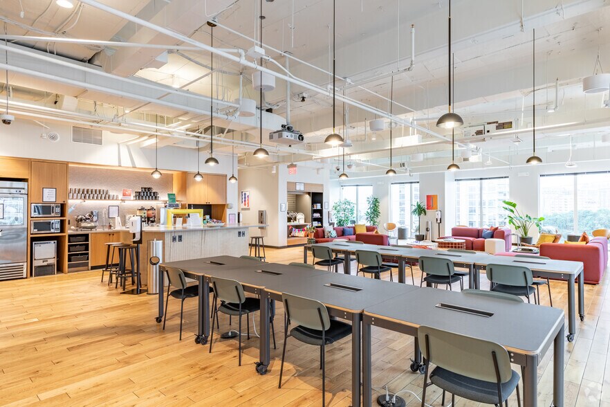 More Photos Of 3280 Peachtree Rd NE, Atlanta Coworking Space