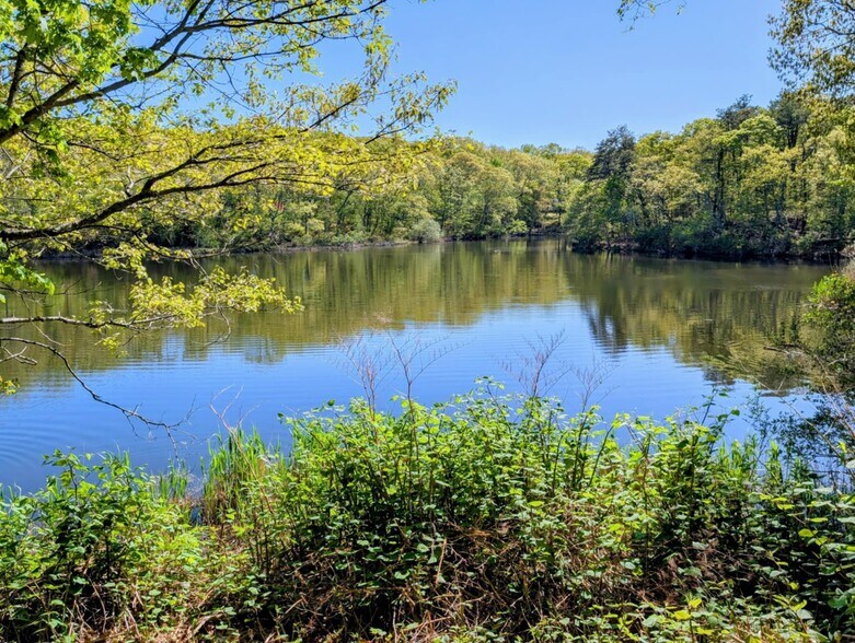 More Photos Of 1600 Bay Ave, East Marion Manufactured Housing Mobile Home Park For Sale