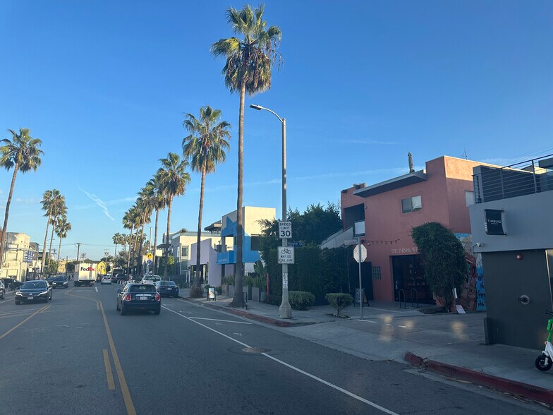More Photos Of 1418 Abbot Kinney Blvd, Venice Office Residential For Lease