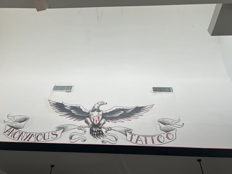 More Photos Of 7-9 E Bay St, Savannah Bar For Sale