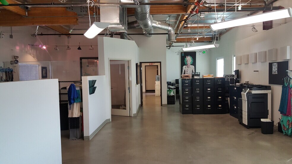 More Photos Of 1654 Long Beach Ave, Los Angeles Warehouse For Lease