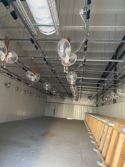 More Photos Of 4204 28th Ave NW, Norman Industrial For Lease