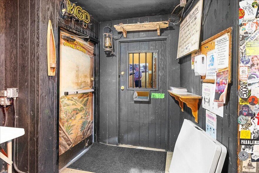 More Photos Of 2400 E 7th St, Long Beach Restaurant For Sale