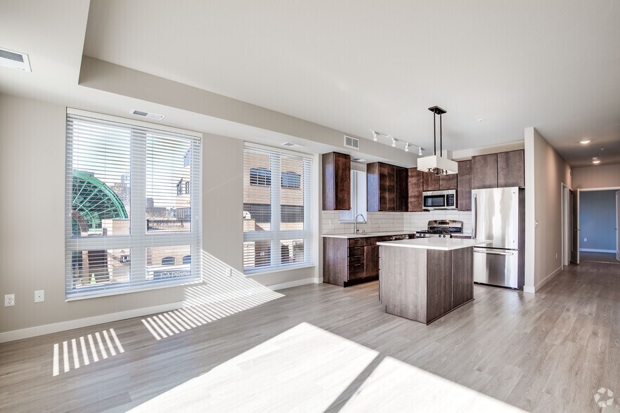 More Photos Of 10 2nd St SE, Minneapolis Apartments For Lease