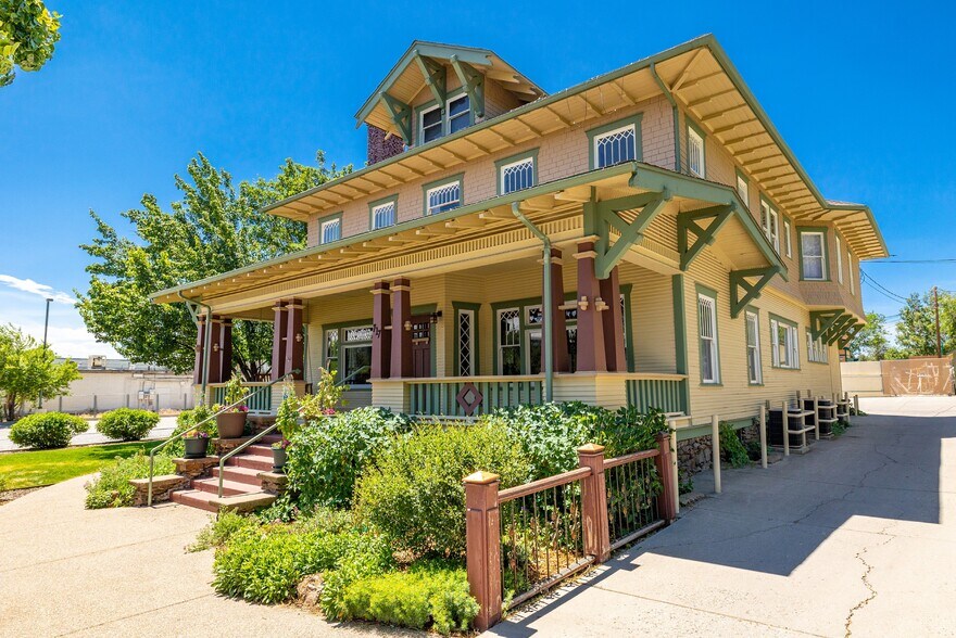 Primary Photo Of 717 W Riordan Rd, Flagstaff Storefront Retail Office For Sale