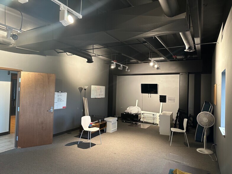 More Photos Of 1410 S Santa Fe Dr, Denver Warehouse For Lease