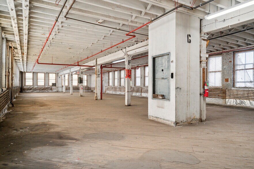 More Photos Of 2916 Weikel St, Philadelphia Warehouse For Sale