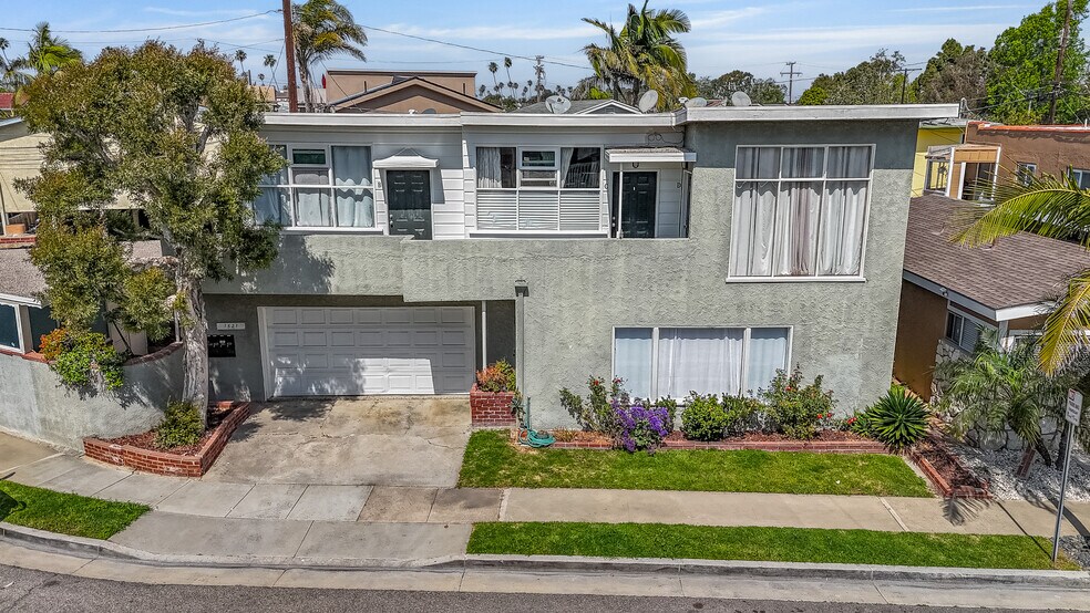 More Photos Of 1521 Marine Ave, Seal Beach Apartments For Sale