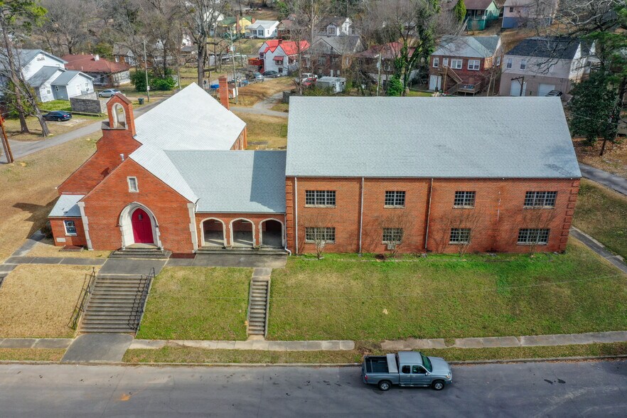 More Photos Of 2001 Avenue Z, Birmingham Religious Facility For Sale