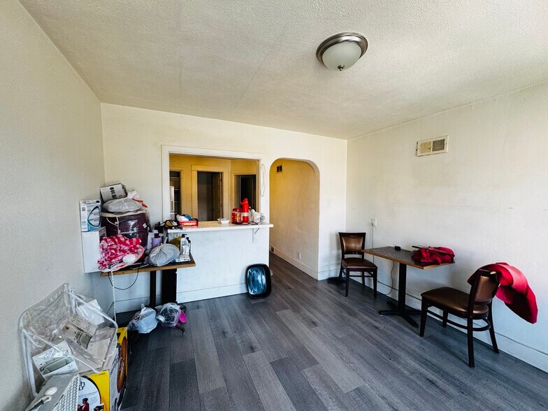 More Photos Of 118 N Main St, Livingston Storefront Retail Residential For Sale