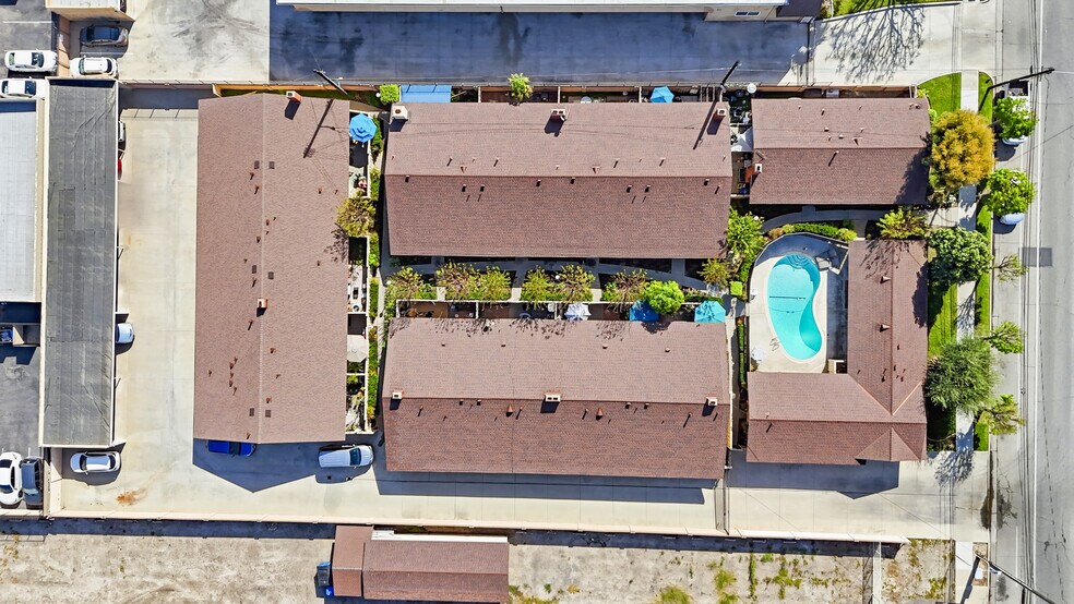 More Photos Of 3221 W Ball Rd, Anaheim Apartments For Sale