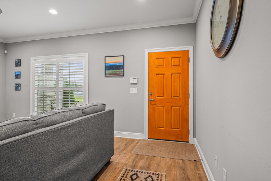 More Photos Of 10351 Chemstrand Rd, Pensacola Office For Sale