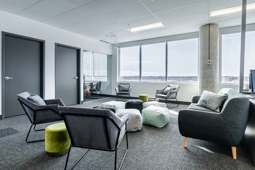 More Photos Of 990 Av de Bourgogne, Québec Medical For Lease