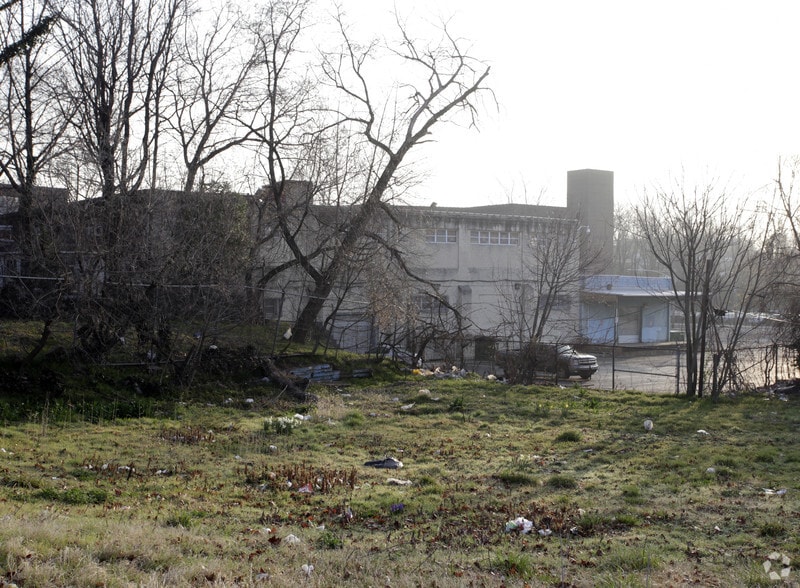 More Photos Of 4629 Adams Ave, Philadelphia Manufacturing For Lease