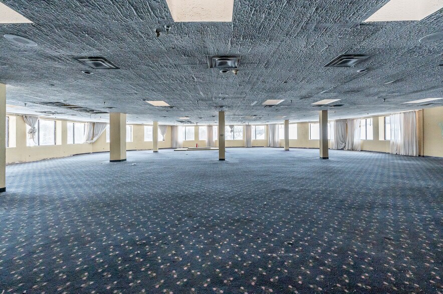 More Photos Of 4858 Route 32, Catskill Hotel For Lease