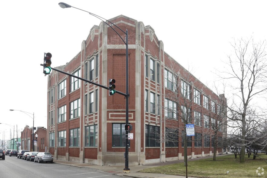 More Photos Of 2950 W Chicago Ave, Chicago Loft Creative Space For Lease