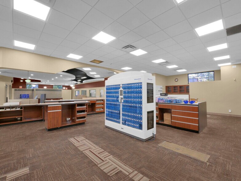 More Photos Of 640 N Fountain Ave, Springfield Freestanding For Sale