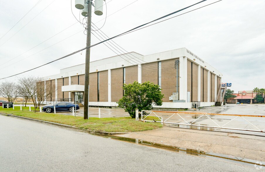 Primary Photo Of 9333 Bryant St, Houston Office For Lease