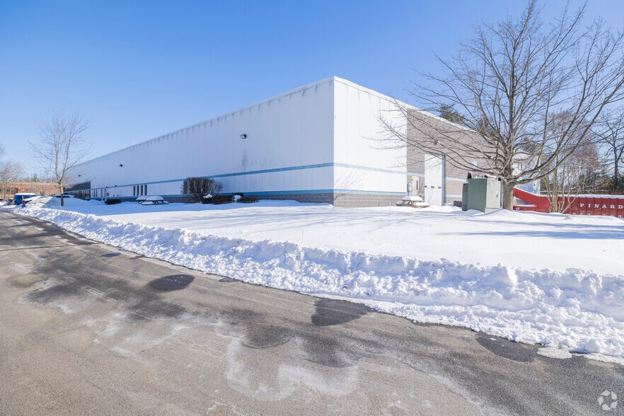 More Photos Of 55 Wentworth Ave, Londonderry Light Distribution For Lease