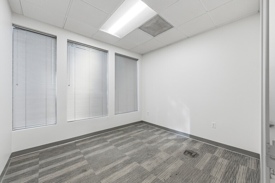 More Photos Of 2542 S Bascom Ave, Campbell Office For Sale