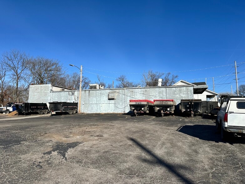 More Photos Of 1323-1325 Ferguson Ave, Pagedale Warehouse For Sale