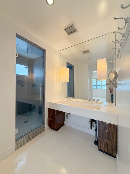 More Photos Of 212 Marine St, Santa Monica Loft Creative Space For Lease