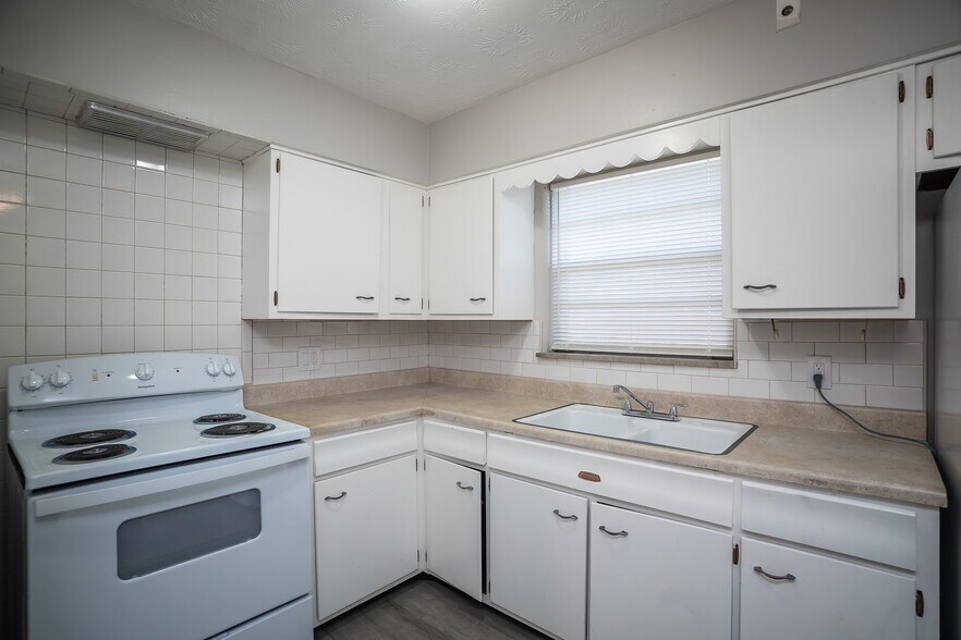 More Photos Of 2525 Lakeview Ave, Dayton Apartments For Sale