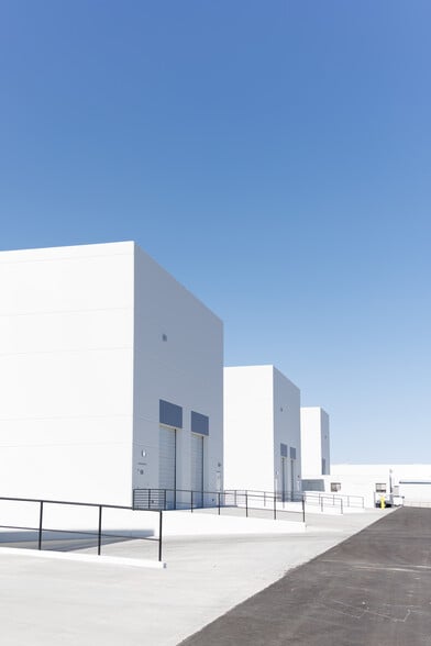 More Photos Of 2942 Lincoln Rd, Las Vegas Warehouse For Sale