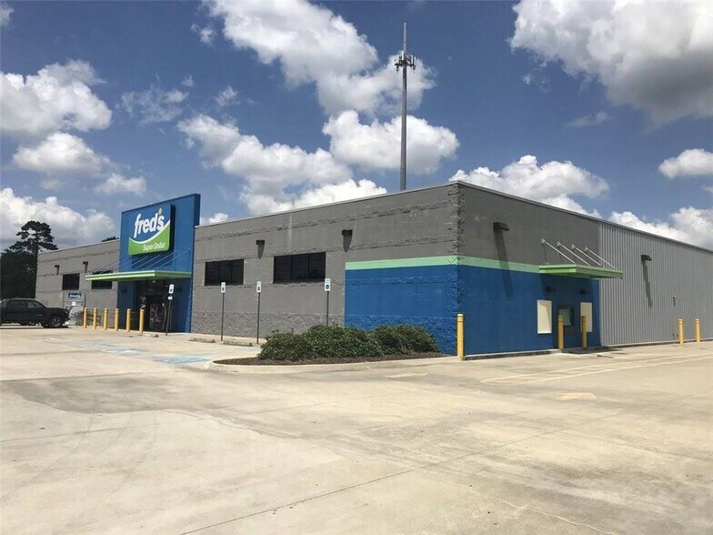 Primary Photo Of 1514 Sampson St, Westlake Freestanding For Sale