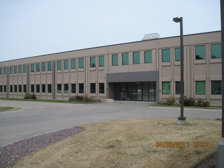 More Photos Of 500 Turnpike St, Canton Office For Lease