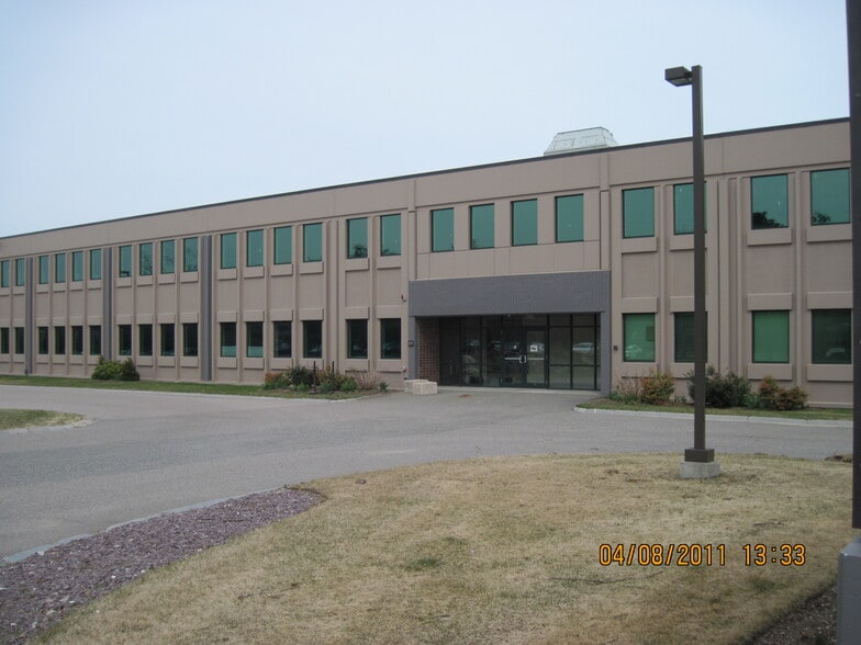 More Photos Of 500 Turnpike St, Canton Office For Lease