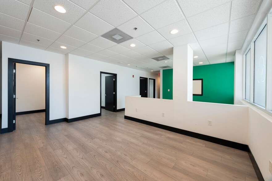 More Photos Of 6141 Sunset Dr, South Miami Medical For Lease