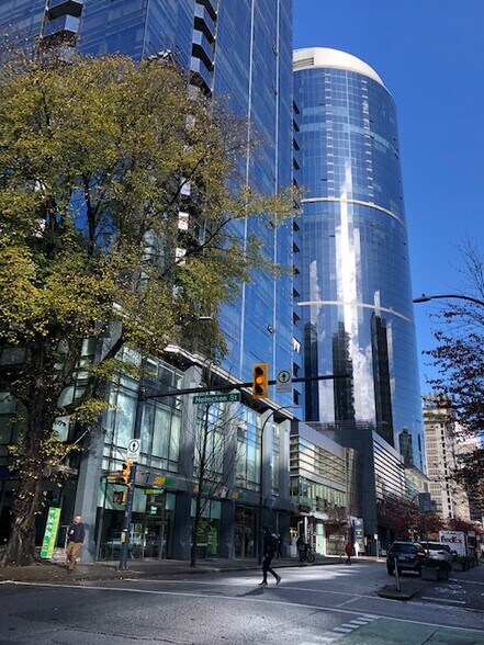 Primary Photo Of 1060 Hornby St, Vancouver Multifamily For Sale