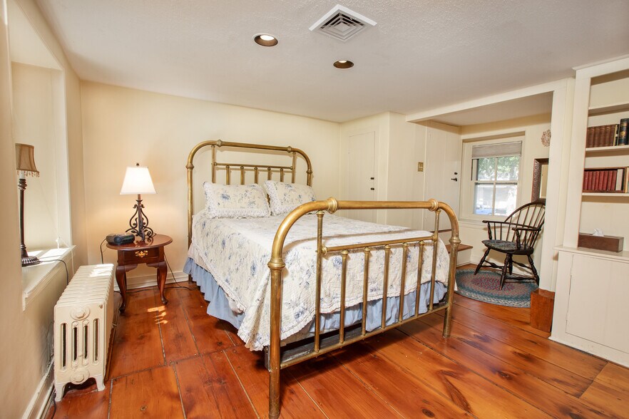 More Photos Of 69 E Oakland Ave, Doylestown Office For Sale