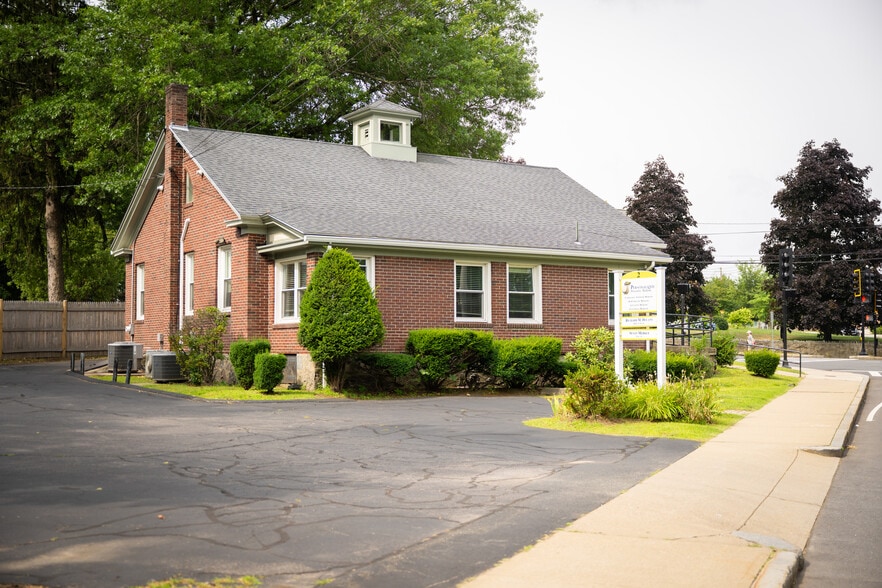 Primary Photo Of 2 Reedsdale Rd, Milton Medical For Sale
