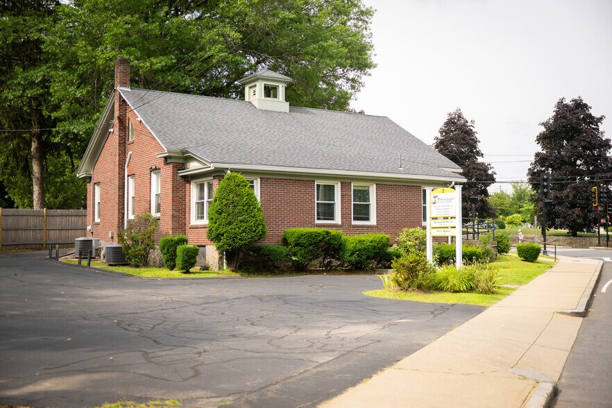 Primary Photo Of 2 Reedsdale Road, Milton Medical For Sale