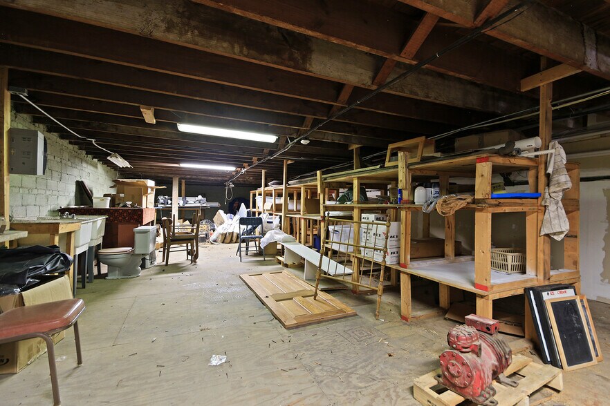 More Photos Of 105 Coal st, Mexico Specialty For Sale