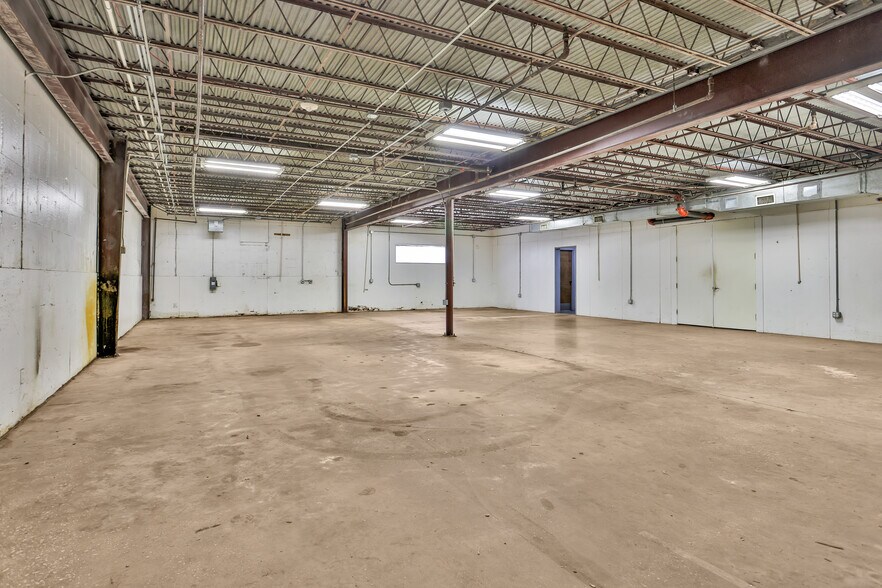 More Photos Of 1207 N Fm 3083 Rd, Conroe Distribution For Sale