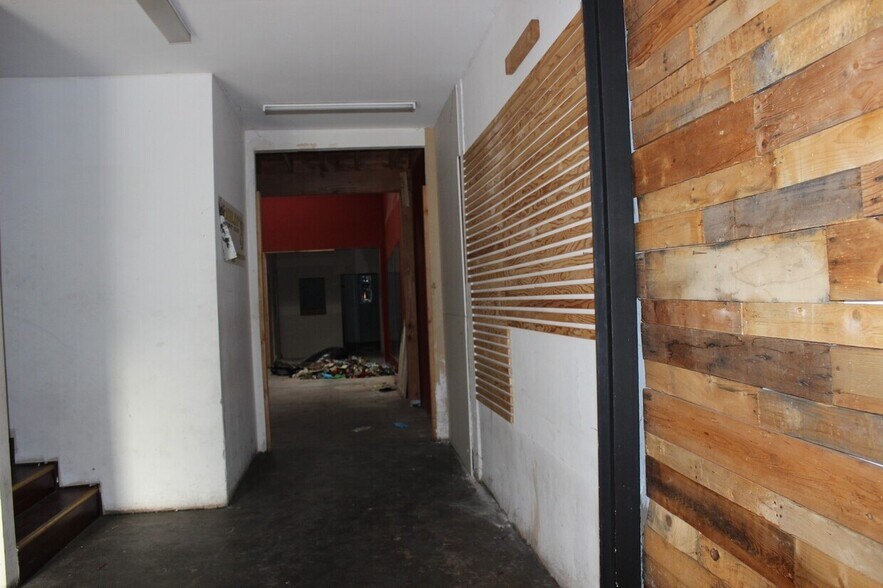 More Photos Of 2184-2186 Logan Ave, San Diego Office For Lease