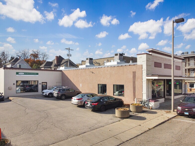 More Photos Of 114-118 E Calhoun St, Woodstock Freestanding For Lease