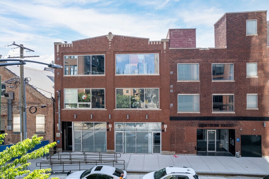 More Photos Of 220 N Aberdeen St, Chicago Loft Creative Space For Lease