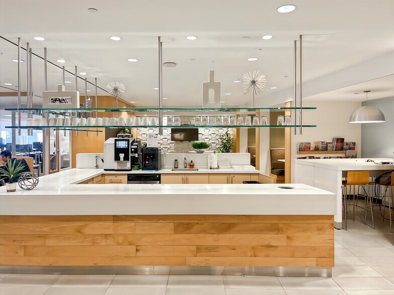 More Photos Of 200 Vesey St, New York Coworking Space