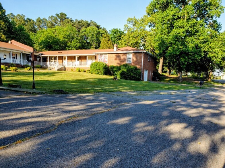 More Photos Of 1104 Old Charlotte Rd, White Bluff Assisted Living For Lease