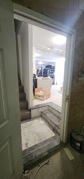 Primary Photo Of 2546 51st Ave, Long Island City Industrial For Lease